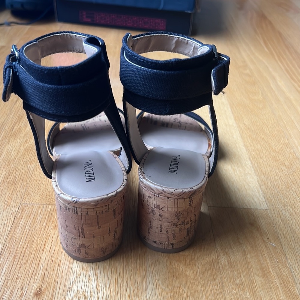 ▪️ Women Sandal - Picture 3 of 5